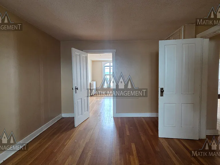 143 Main St W #1/2 — Photo 45
