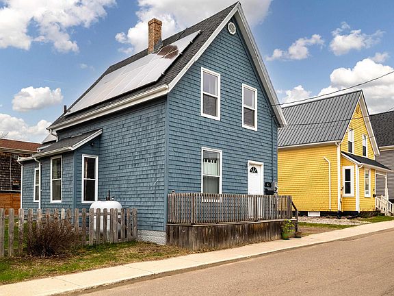 2nd image of 43 Reserve St