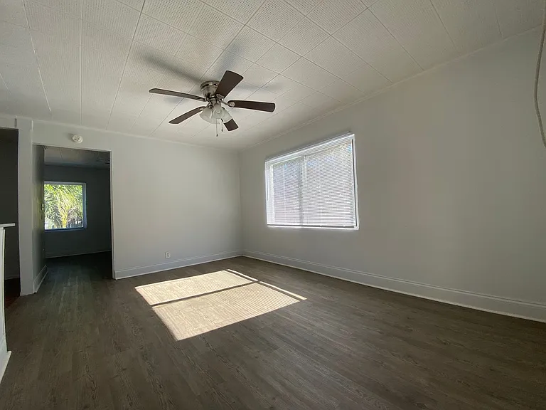 30 N Primrose Dr #1/2 — Photo 4
