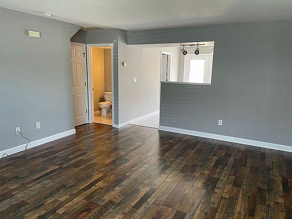4th image of 1801 Cottonwood Ct