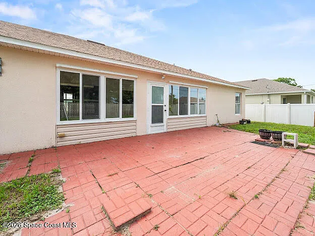 1563 Eldron Blvd SE — Photo 32