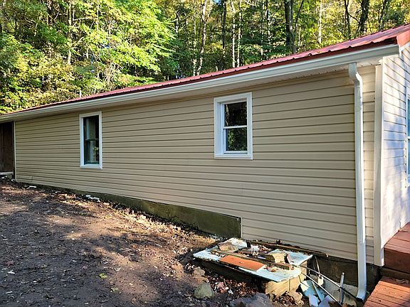 3rd image of 2227 Forest Hills Dr
