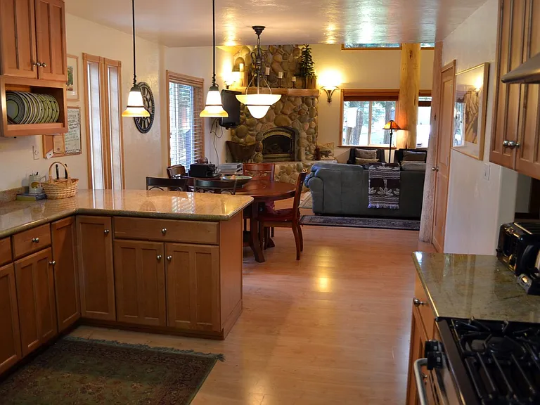 957 Tata Ln — Photo 12