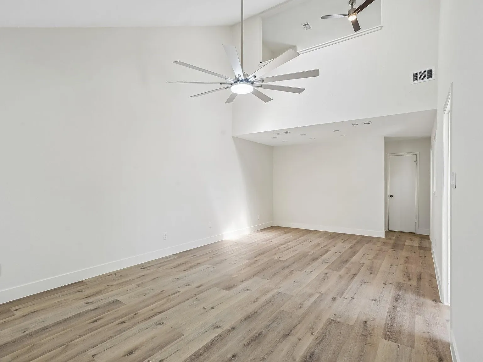 2 bed, 2.5 bath, 1518 sqft, $1,545 — Photo 4