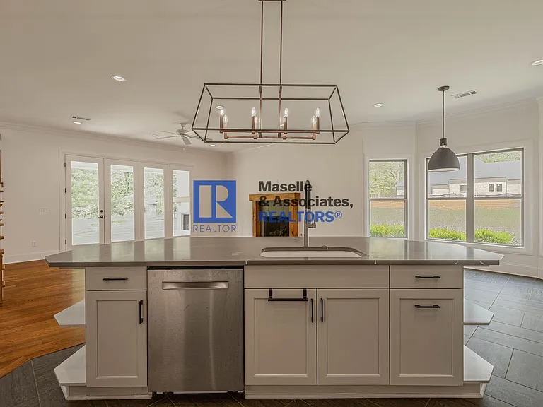 412 Dover Ln — Photo 30