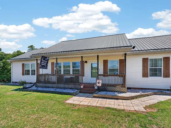 135 Blueridge View Ln, Mount Airy, NC 27030