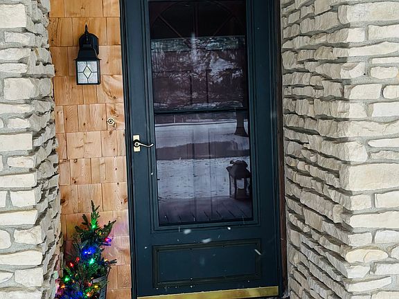 5th image of 542 E Cameron Dr