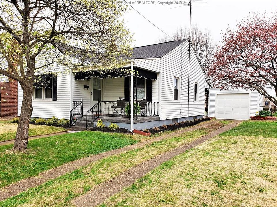1st image of 218 N Park Dr