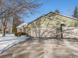 741 Beaver Trl, Lino Lakes, MN 55014