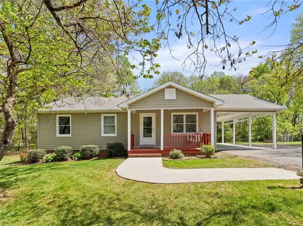 3712 N Old 52 Rd, Pinnacle, NC 27043