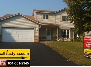 2812 McKinley Dr, Woodbury, MN 55125