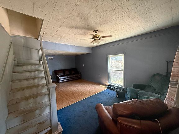 3rd image of 204 N Iowa St