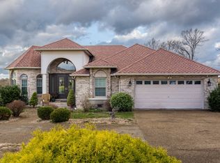 554 Country Club Ln, Tompkinsville, KY 42167