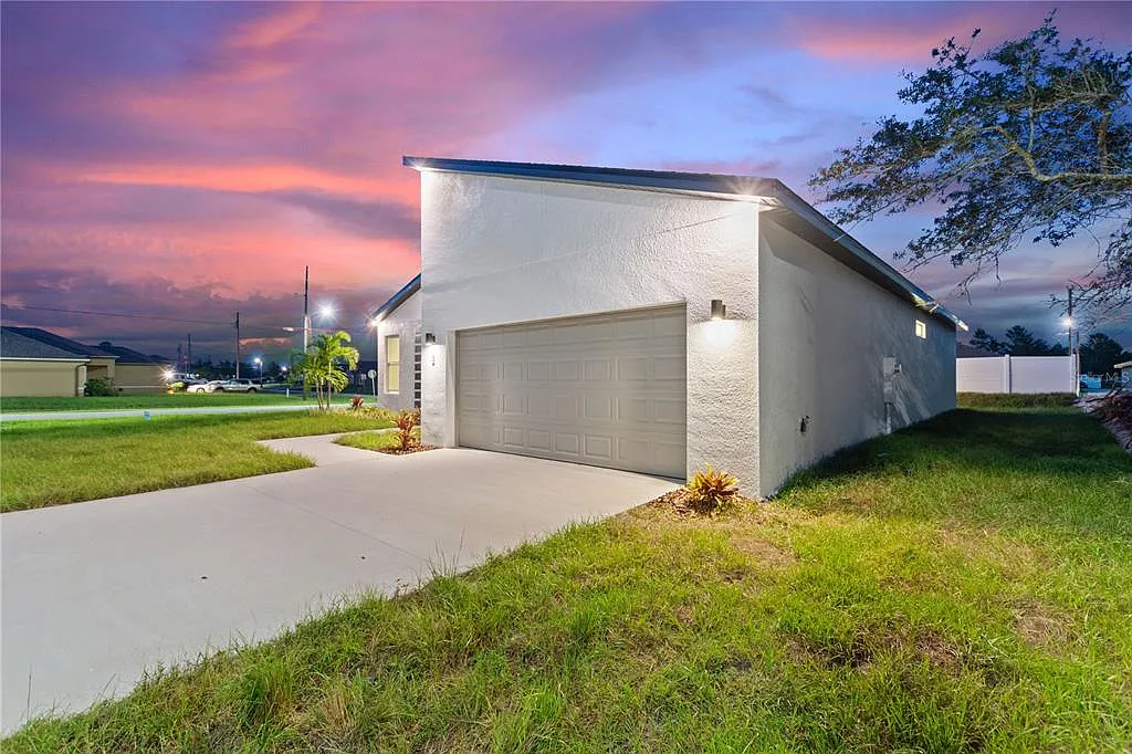 4 bed, 2.0 bath, 1670 sqft, $1,800 — Photo 4