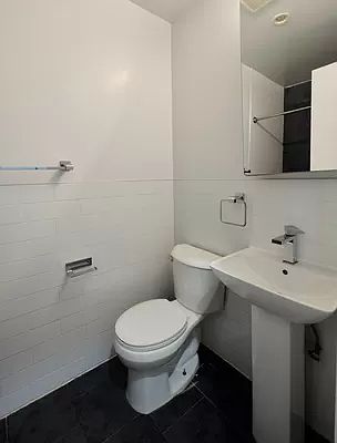 5th image of 168 E 104th St #W4