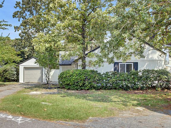 2nd image of 100 Photinia Ct