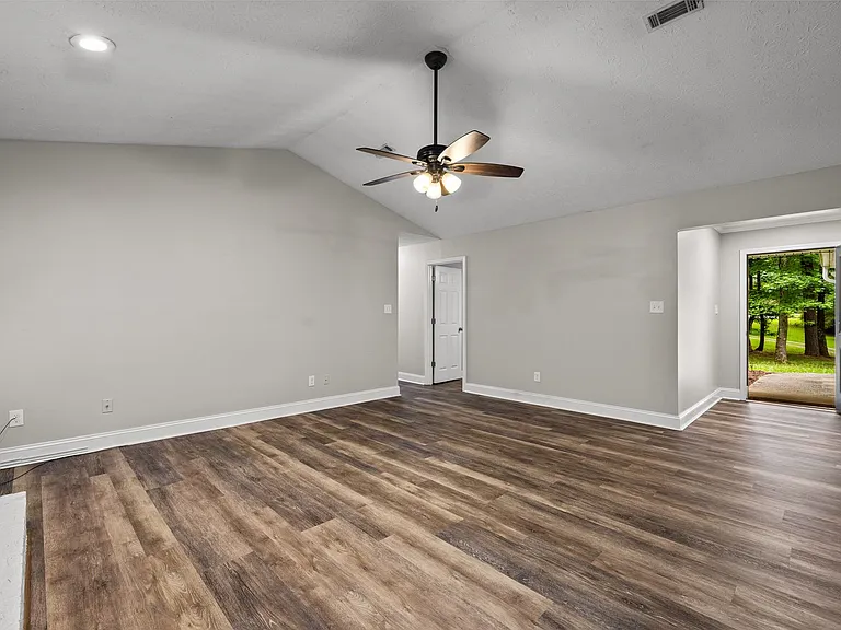 115 Ridge Way — Photo 6