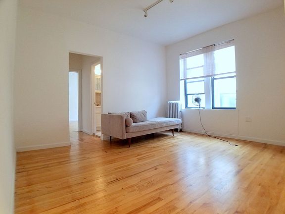 4th image of 446 Saint Johns Pl #D5