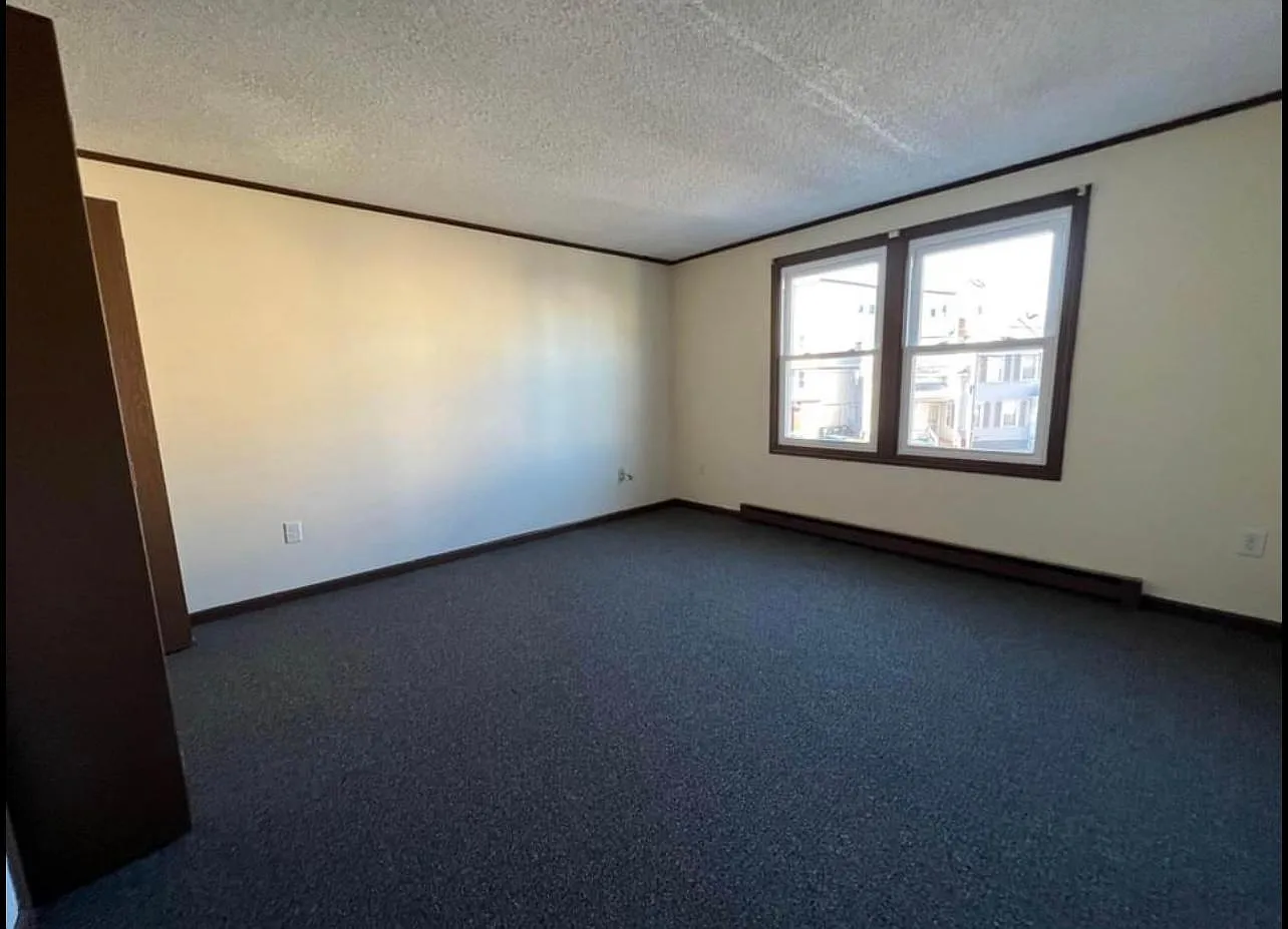85 Gershom Ave — Photo 4