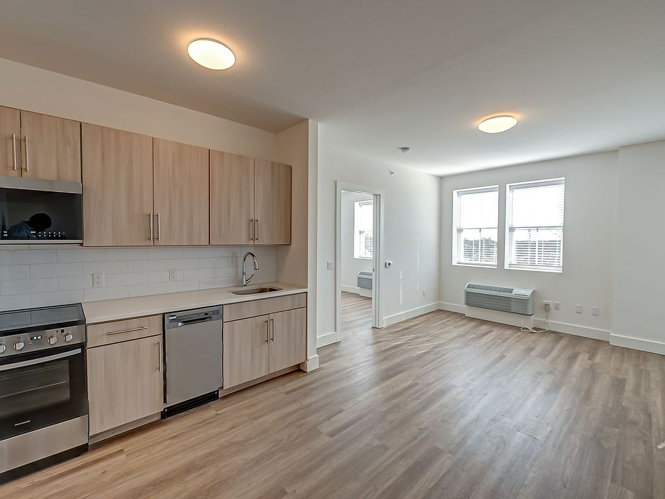 1st image of 11 1st Ave #405