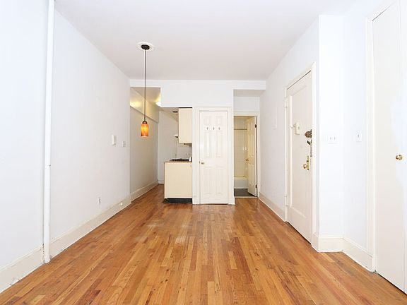 4th image of 353 12th St #18