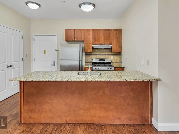 2nd image of 1203 Jackson Ave APT 5A