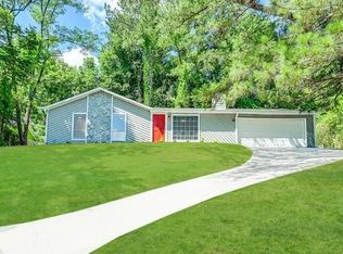 616 Candlewick Ln, Lilburn, GA 30047