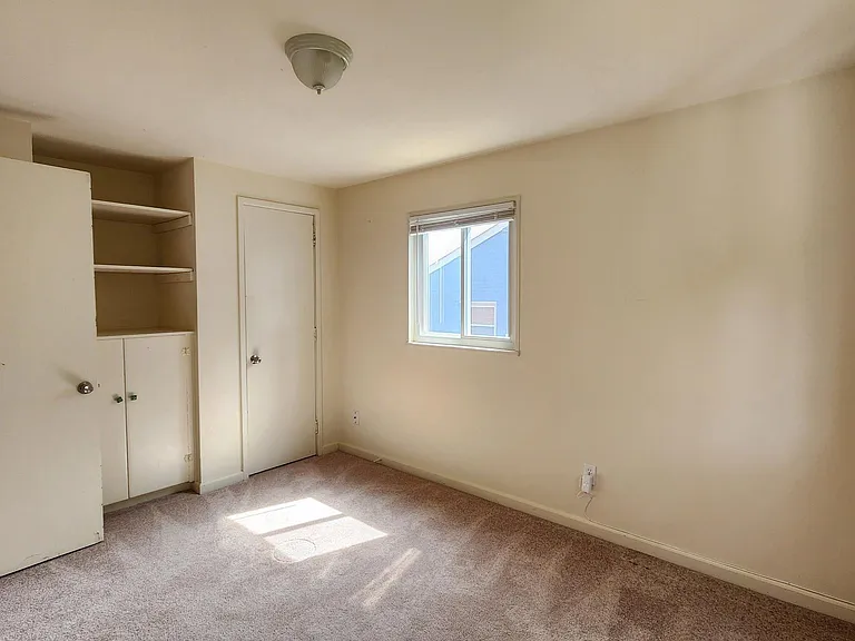 27 S Hudson St — Photo 11