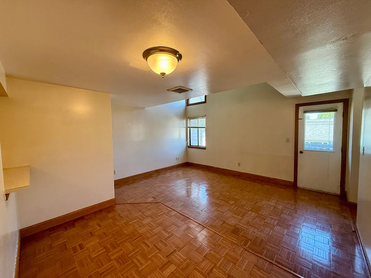Building Photo - 105 Tremont Ave #C