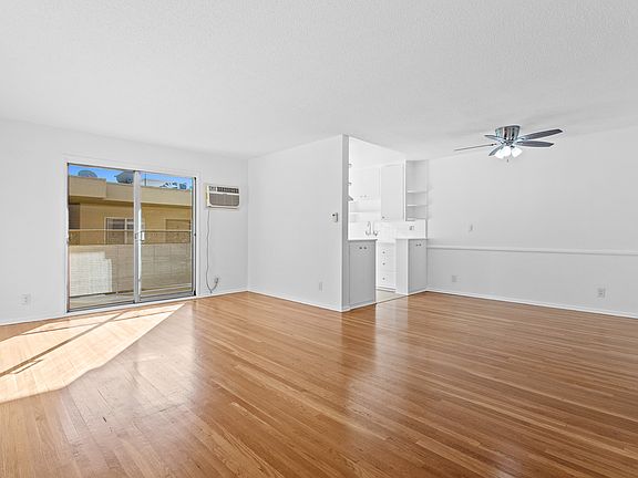 4th image of 1438 N Fuller Ave APT 8