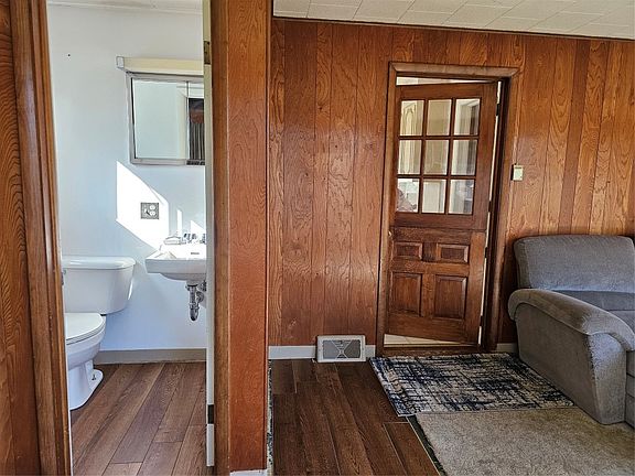 3rd image of 304 Birdsall St