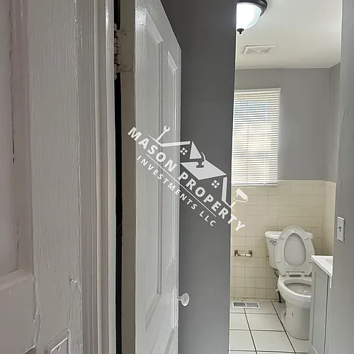 1604 Woodlawn Ave #B Photo 1