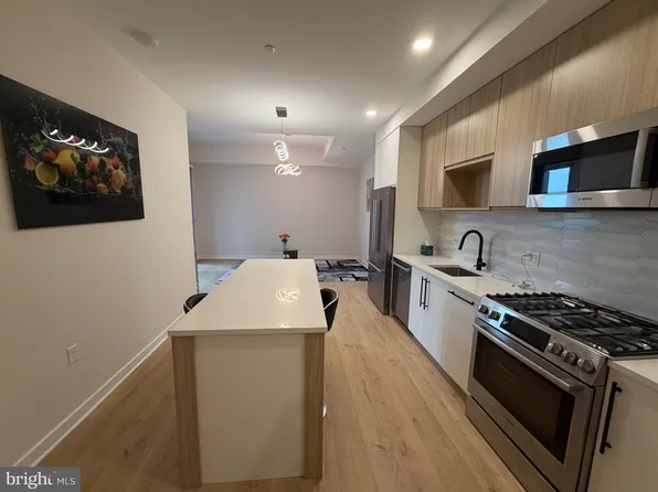 255 W Falls Station Blvd #1006, Falls Church, VA 22046
