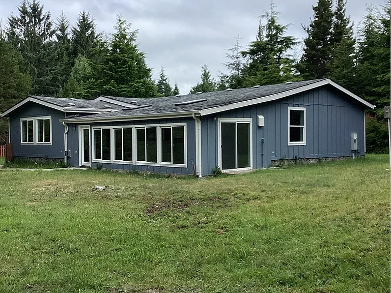 330 SW Newton Dr — Photo 28
