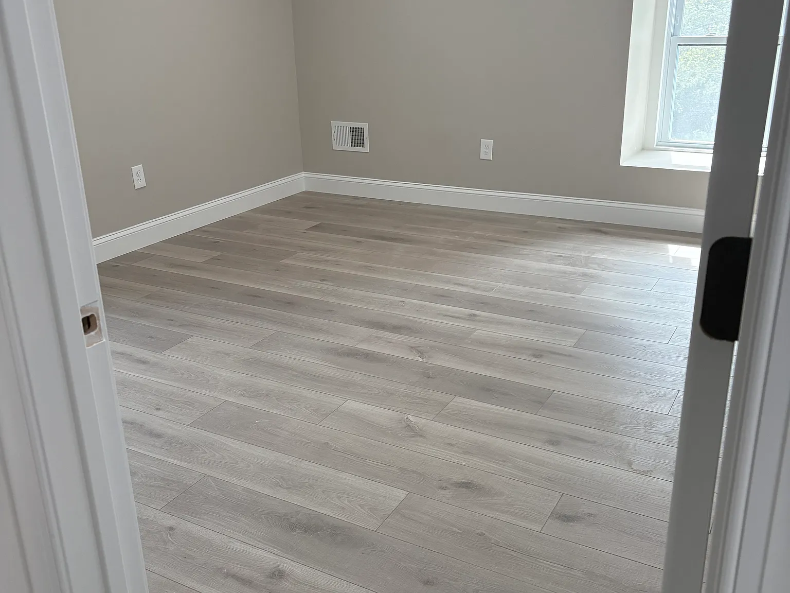1 bed, 700 sqft, $2,200 — Photo 3