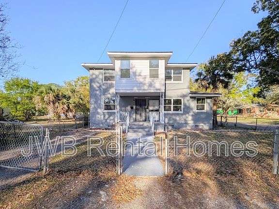 2nd image of 3324 N Davis St