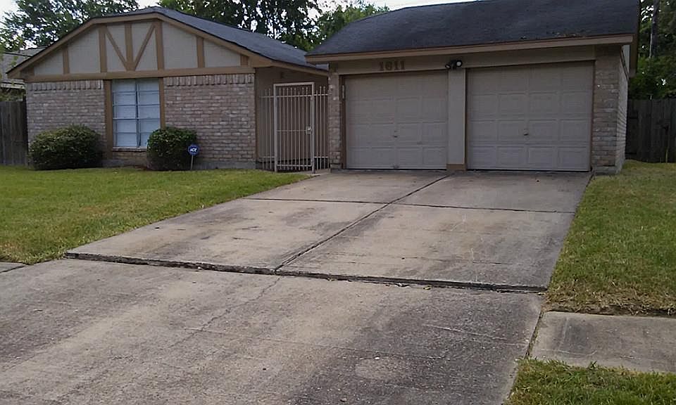 1st image of 1611 Bent Oak Dr