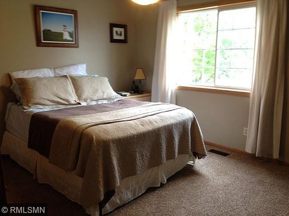 5th image of 154 Bluestem Ave E