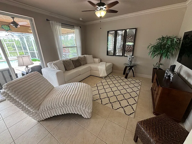 3573 Malagrotta Cir — Photo 14