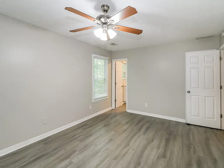 275 Oak St — Photo 11