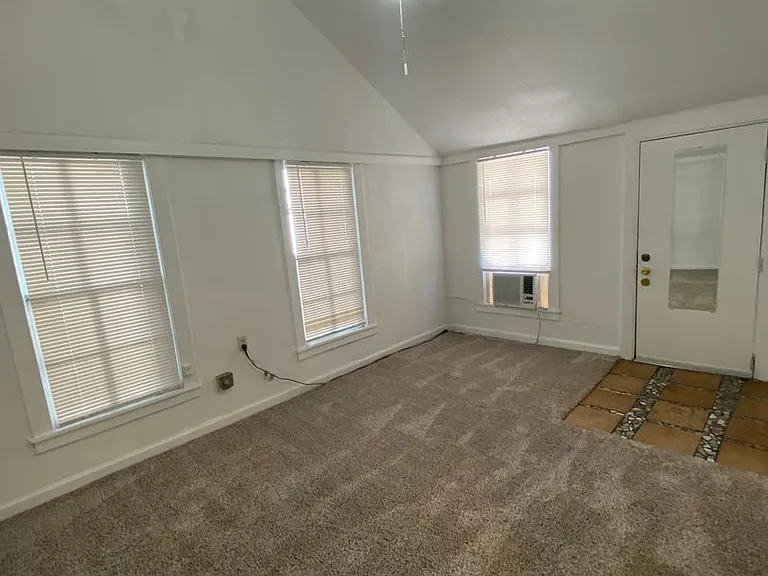 2800 Lafayette Ave #B — Photo 2