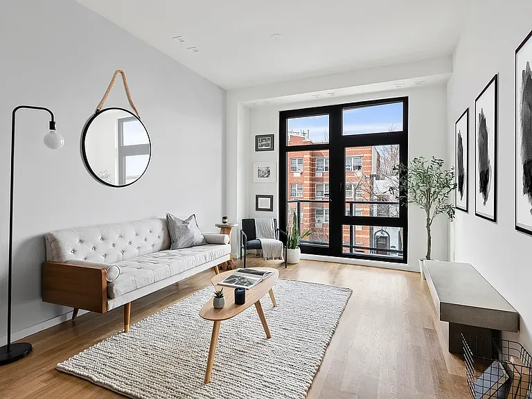 1110 Madison St #4B — Photo 2