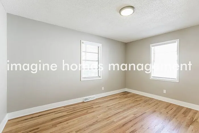 5620 N Quincy Ave — Photo 10