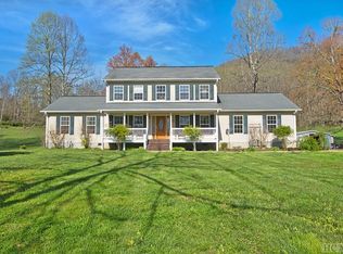 95 Plainview Ln, Franklin, NC 28734