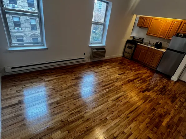 45 First Avenue image 10 of 15