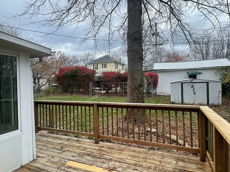 1005 Brown Ave — Photo 23