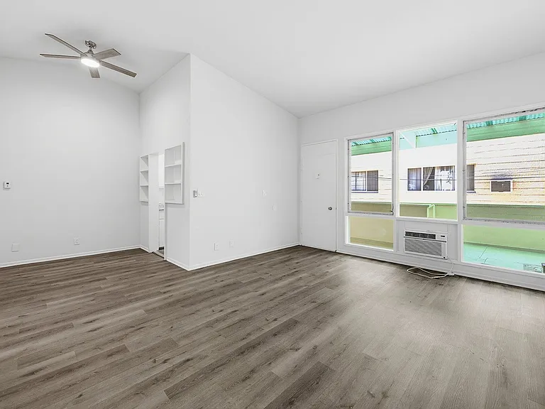 333 S Rexford Dr #7 — Photo 6