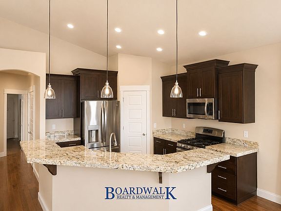 5th image of 793 W Valley View Way