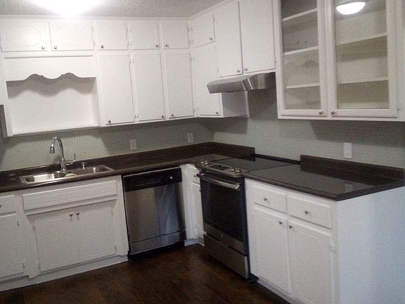 4th image of 2040 Pinehurst Dr