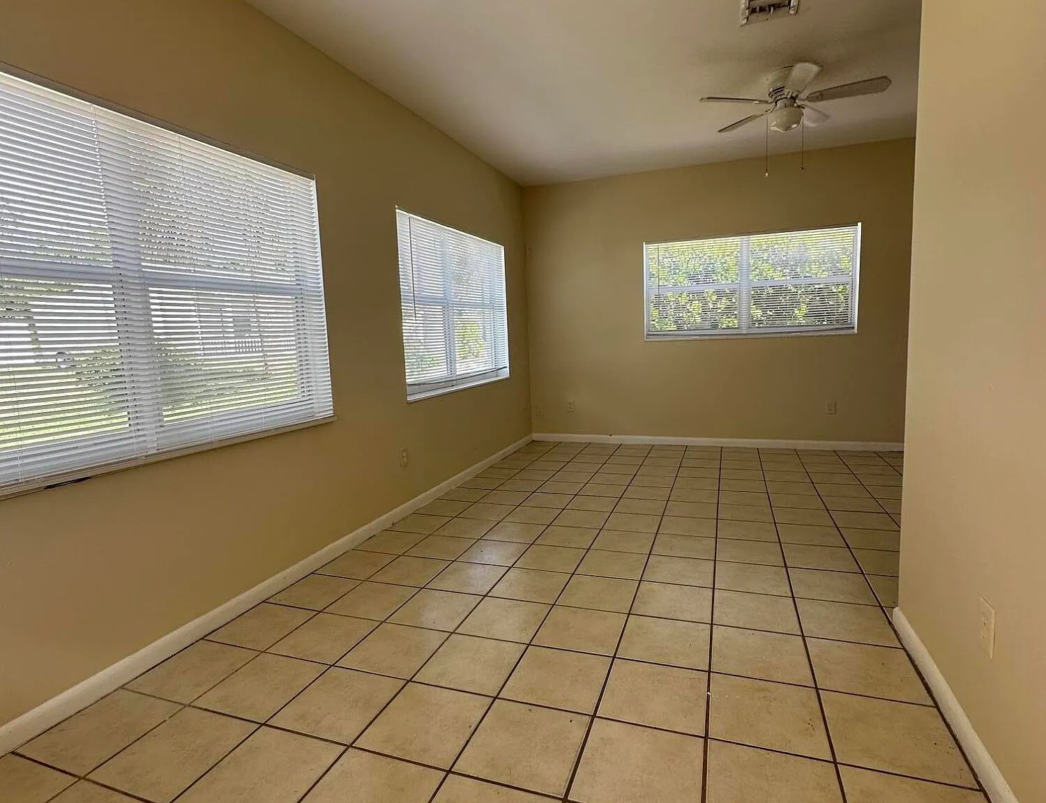 2 bed, 1.0 bath, 700 sqft, $1,925 — Photo 2